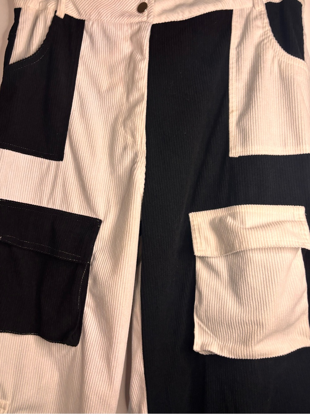 Colorblock Cargo Pants - Picture 5 of 15